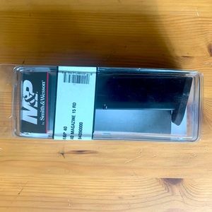 Smith & Wesson m&p 40 cal 15 round magazine